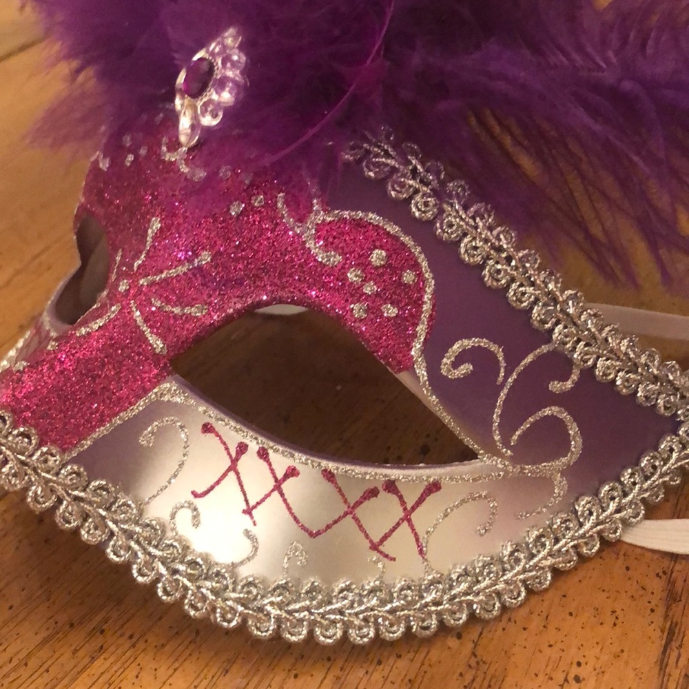 Masquerade Mask - Picture 3 of 4